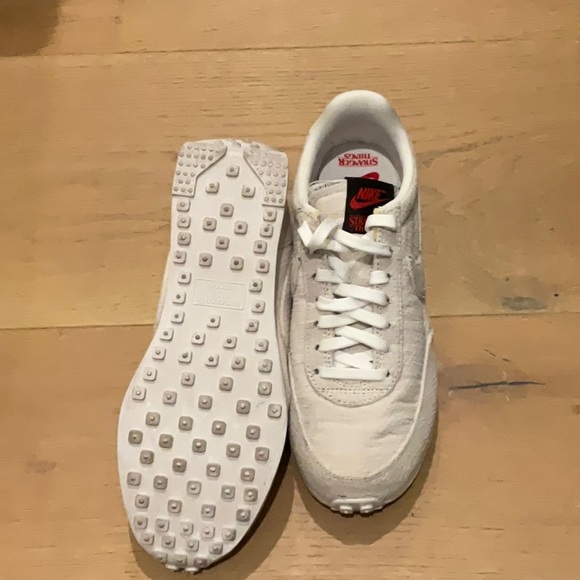 Nike Tailwinds Upside Down Stranger Things Collaboration .  No Box.  Like New - Picture 3 of 4
